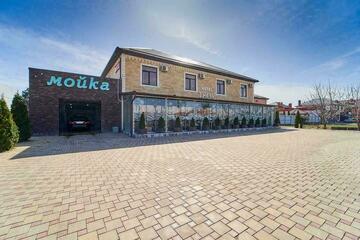 Отдельно стоящее здание, 750 м²